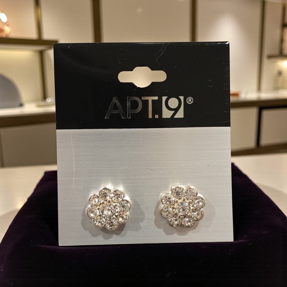 APT 9 Silver Rhinestone Flower Earrings‎